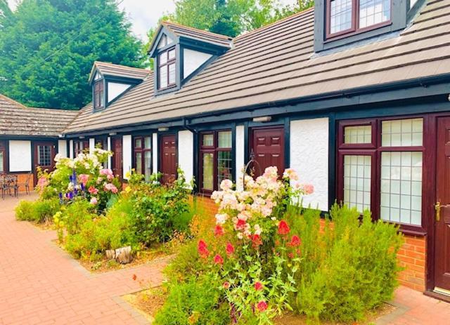 The Stanwick Hotel Bagian luar foto