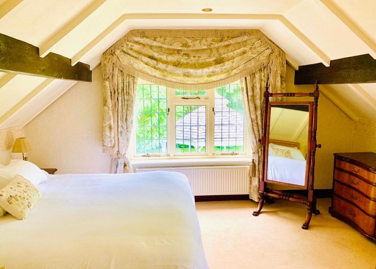 The Stanwick Hotel Bagian luar foto