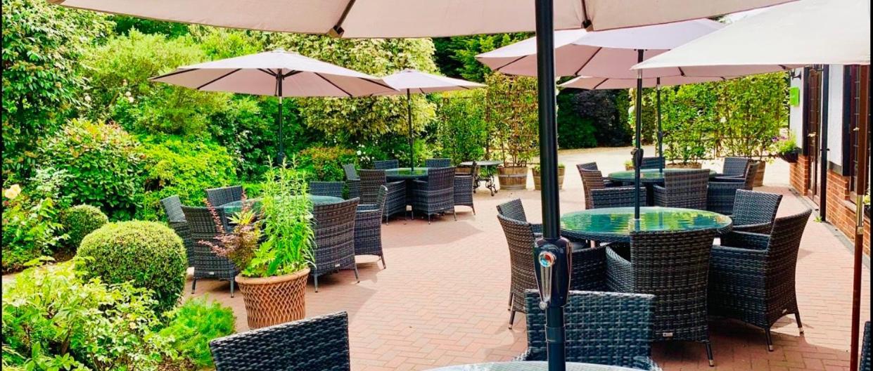The Stanwick Hotel Bagian luar foto