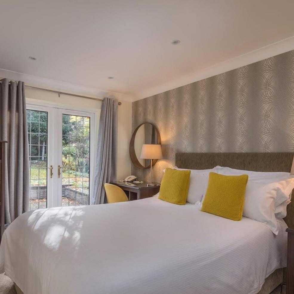 The Stanwick Hotel Bagian luar foto